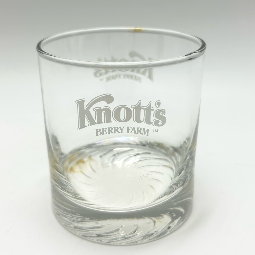 🍓Knott’s Berry Farm - Glass Cup Collectible.